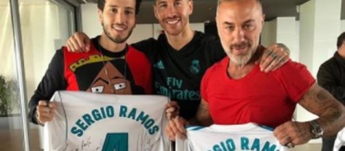 Gianluca Vacchi e Sebastian Yatra con Sergio Ramos.