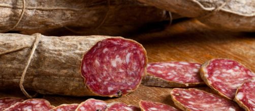 Rischio sanitario: salame fuori dal commercio europeo, grave pericolo listeria