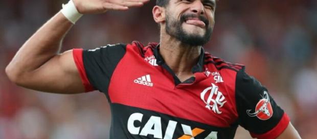 Henrique Dourado marca duas vezes e garante a vitória do Flamengo no Brasileirão. (foto reprodução). Henrique Dourado marca duas vezes e garante a vitória do Flamengo no Brasileirão. (foto reprodução).