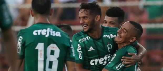 Jogadores em uma partida contra o Ituano Jogadores em uma partida contra o Ituano