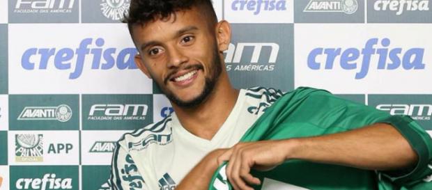 O meia foi um dos destaques do Verdão na temporada. O meia foi um dos destaques do Verdão na temporada.