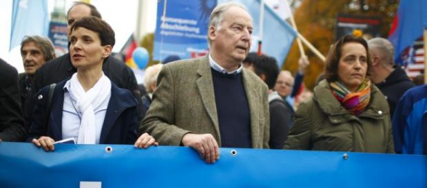 Oftmals gab es Richtungsstreit: Die nun ausgetretene Frauke Petry und ihre Gegenspieler Gauland und von Storch Oftmals gab es Richtungsstreit: Die nun ausgetretene Frauke Petry und ihre Gegenspieler Gauland und von Storch
