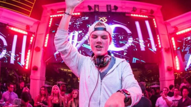 Il dj e produttore svedese Avicii &egrave; stato trovato morto in Oman.