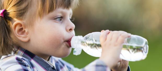 El agua es esencial para la vida El agua es esencial para la vida