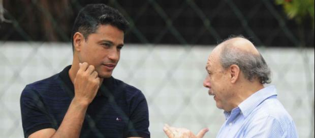 Empresários do jogador tiveram uma reunião com dirigentes santistas Empresários do jogador tiveram uma reunião com dirigentes santistas