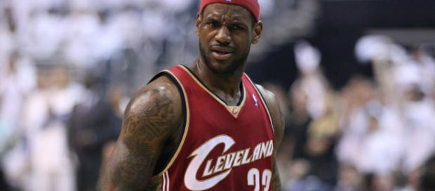 LeBron James makes big statement after Cavs blow 17-point lead LeBron James makes big statement after Cavs blow 17-point lead