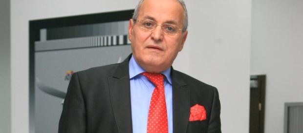 Nelu Ploieșteanu i-a lăsat soției înșelate două case și un măgar ... - click.ro Nelu Ploieșteanu i-a lăsat soției înșelate două case și un măgar ... - click.ro