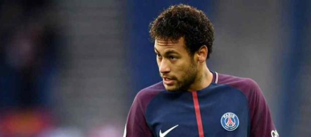 Neymar parece cada vez mais distante do PSG Neymar parece cada vez mais distante do PSG
