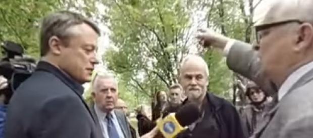 Patriota kontra dziennikarz TVN-u. Patriota kontra dziennikarz TVN-u.