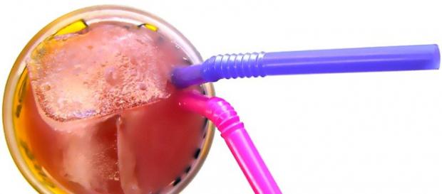 Plastic straws akimbo (Image Credit: Darwin Bell/Wikimedia Commons) Plastic straws akimbo (Image Credit: Darwin Bell/Wikimedia Commons)