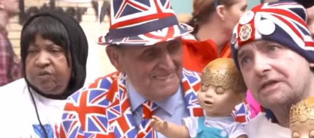Royal Watchers welcome Prince William and Kate Middleton's third child - Image credit - People'sTV | YouTube Royal Watchers welcome Prince William and Kate Middleton's third child - Image credit - People'sTV | YouTube