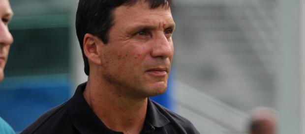 Zé Ricardo perto de perder um de seus melhores jogadores Zé Ricardo perto de perder um de seus melhores jogadores