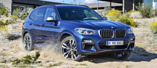 BMW iX3 design da SUV, a totale alimentazione elettrica