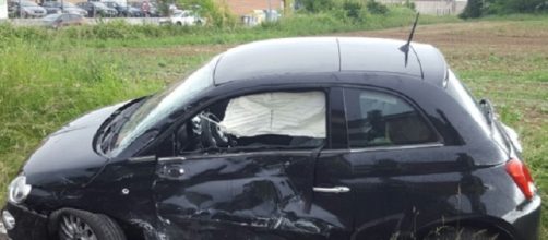 Fiat 500 danneggiata nell'incidente