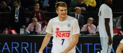 Slovenian basketball prospect Luka Doncic has officially declared for the NBA Draft. [Image via Wikimedia Commons]