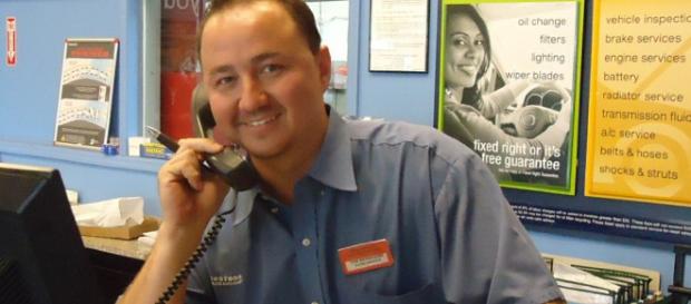 Customer care services image by Tomwsulcer via wikimedia Customer care services image by Tomwsulcer via wikimedia