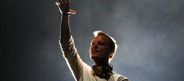 El mundo se despide del famosos DJ sueco Avicii El mundo se despide del famosos DJ sueco Avicii