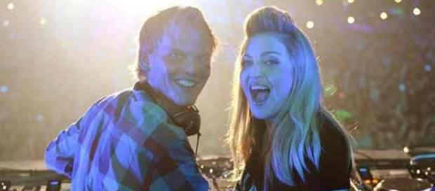 Madonna et le regretté DJ suédois Avicii mort vendredi 20 avril à 28 ans Madonna et le regretté DJ suédois Avicii mort vendredi 20 avril à 28 ans
