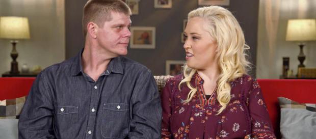 Mama June with her boyfriend from a screenshot Mama June with her boyfriend from a screenshot