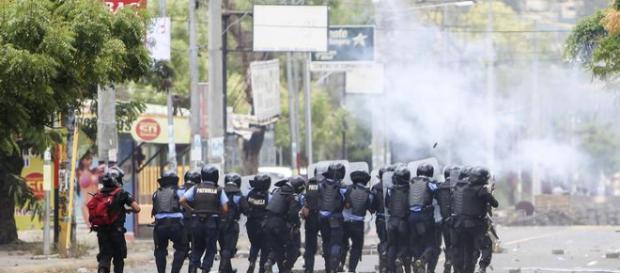 Protestas en Nicaragua, enfrentamientos con la policia Protestas en Nicaragua, enfrentamientos con la policia