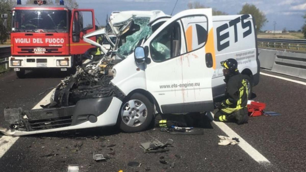 Calabria Grave Incidente Stradale Un Morto E Un Ferito