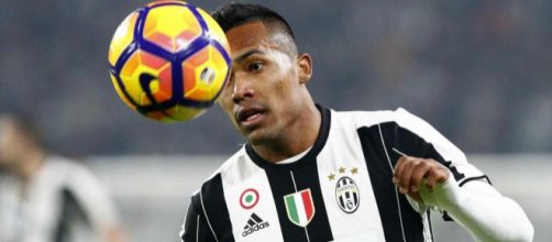 Calciomercato Juventus, addio ad Alex Sandro