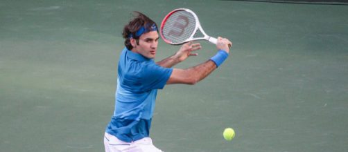 Federer's famous backhand shot will not be seen in this French Open. [image source: Mike McCune - Wikimedia Commons]