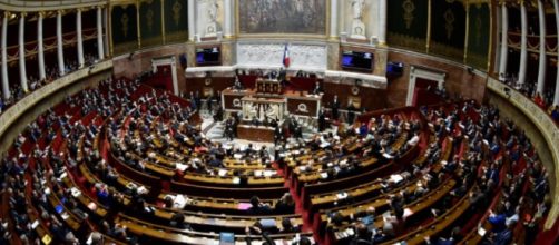 Premier round à l'Assemblée pour le projet de loi «asile et ... - liberation.fr