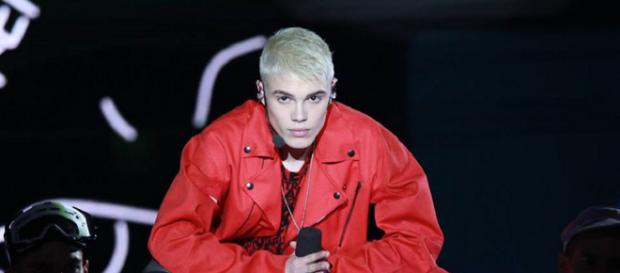 Gossip Amici 17, Biondo nella 'bufera': intervengono la mamma e la produzione. Gossip Amici 17, Biondo nella 'bufera': intervengono la mamma e la produzione.