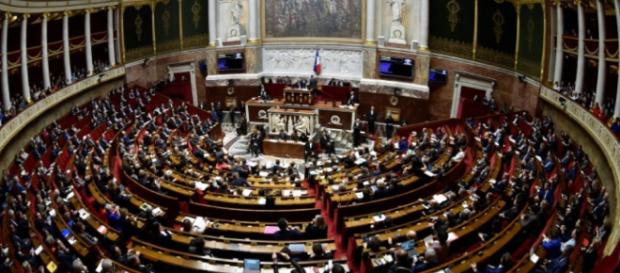 Premier round à l'Assemblée pour le projet de loi «asile et ... - liberation.fr Premier round à l'Assemblée pour le projet de loi «asile et ... - liberation.fr
