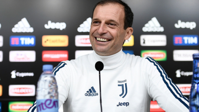 Max Allegri sorridente: accadr&agrave; di nuovo sabato sera?