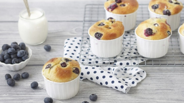 Ricetta Muffin ai mirtilli - Cucchiaio d'Argento - cucchiaio.it