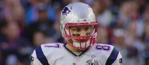 Rob Gronkowski reportedly wants a new deal with the Patriots. [Image source: NFL/YouTube]