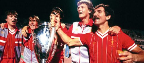 Roma, 1984: i giocatori del Liverpool festeggiano la Coppa dei Campioni appena vinta