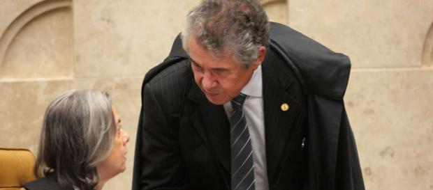 Ministro Marco Aurélio tenta medida que pode beneficiar lula, mas leva resposta de Cármen Lúcia Ministro Marco Aurélio tenta medida que pode beneficiar lula, mas leva resposta de Cármen Lúcia