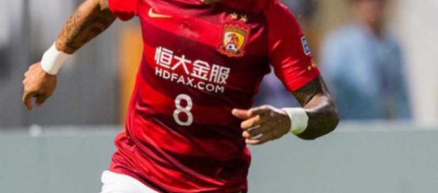 O jogador é astro do Guangzhou Evergrande O jogador é astro do Guangzhou Evergrande