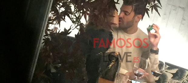 Paula Echevarría y Miguel Torres se besan Paula Echevarría y Miguel Torres se besan