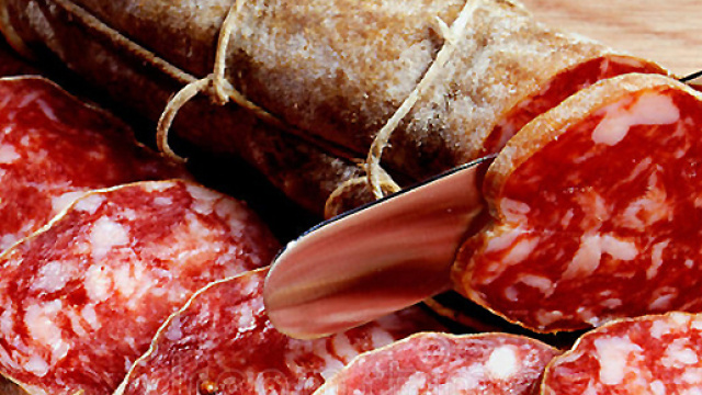 Salame contaminato: marca e lotto da controllare