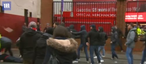 Gli incidenti prima di Liverpool Roma (Daily Mail)