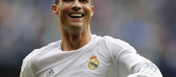Cristiano Ronaldo es seguido por muchos clubes Cristiano Ronaldo es seguido por muchos clubes