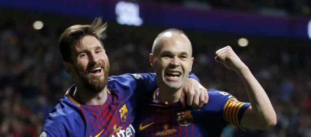 Leo Messi com o companheiro de sempre, Iniesta Leo Messi com o companheiro de sempre, Iniesta