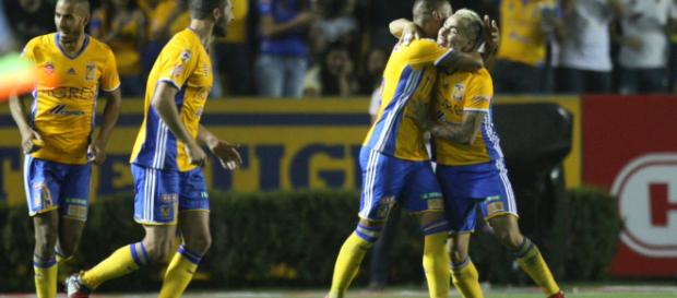 Los azulcremas estarían siguiendo de cerca a este par de futbolistas de Tigres. Los azulcremas estarían siguiendo de cerca a este par de futbolistas de Tigres.