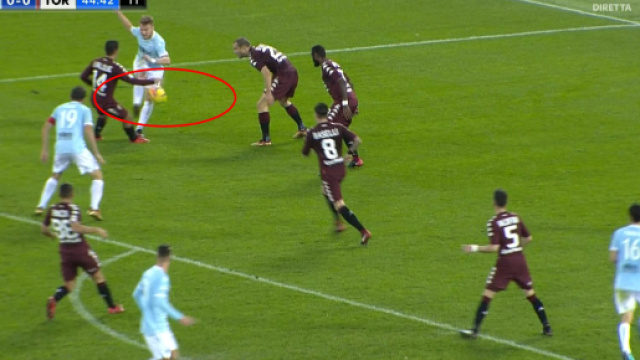 Serie A, Lazio-Torino 1-3: disastro Var, rigore negato e rosso a ... - corrieredellosport.it