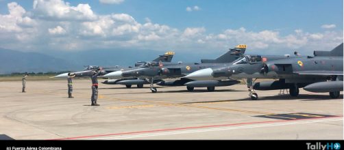 Kfir de la Fuerza Aérea Colombiana realizan ejercicio Fighter Drag - tallyho.cl