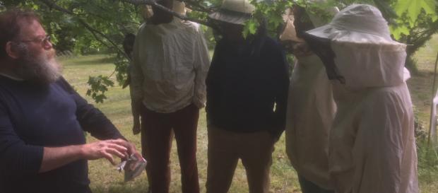 Cette initiative de La République En Marche, pour sauver les abeilles, complète les formations initiées par l'Abeille Ardéchoise et Drômoise Cette initiative de La République En Marche, pour sauver les abeilles, complète les formations initiées par l'Abeille Ardéchoise et Drômoise