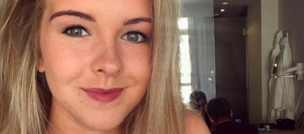 Charlotte Taylor descobriu uma séria doença ao ter dificuldades para ler mensagens de texto (Crédito: Handout) Charlotte Taylor descobriu uma séria doença ao ter dificuldades para ler mensagens de texto (Crédito: Handout)