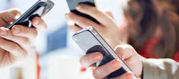 El uso constante del smartphone puede perjudicar su salud de una manera significativa, mira como El uso constante del smartphone puede perjudicar su salud de una manera significativa, mira como