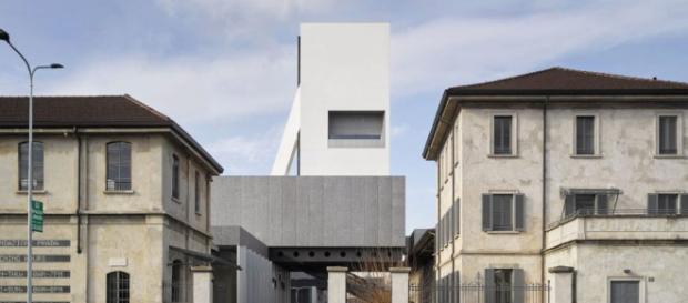 FONDAZIONE PRADA CON LA TORRE DI REM KOOLHAAS ALTA 60METRI FONDAZIONE PRADA CON LA TORRE DI REM KOOLHAAS ALTA 60METRI