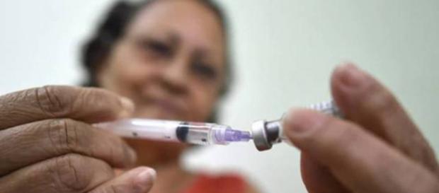 Muchos centros de salud reciben cada día innumerables personas en busca de vacuna fraccionada contra la Fiebre Amarilla Muchos centros de salud reciben cada día innumerables personas en busca de vacuna fraccionada contra la Fiebre Amarilla
