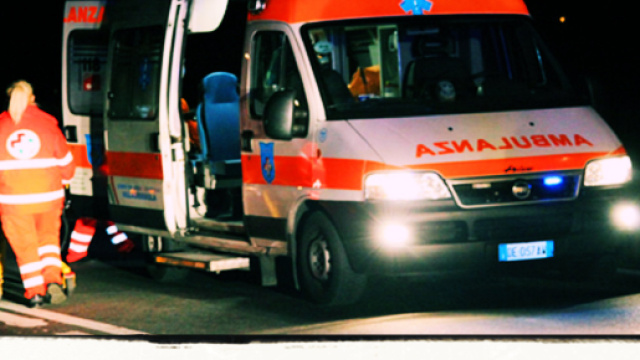 Sul luogo del tragico incidente è intervenuta un'ambulanza del 118.